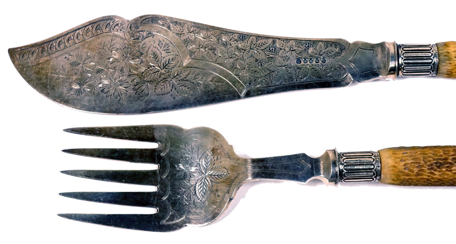 Pair of 19th century English fish services - 7