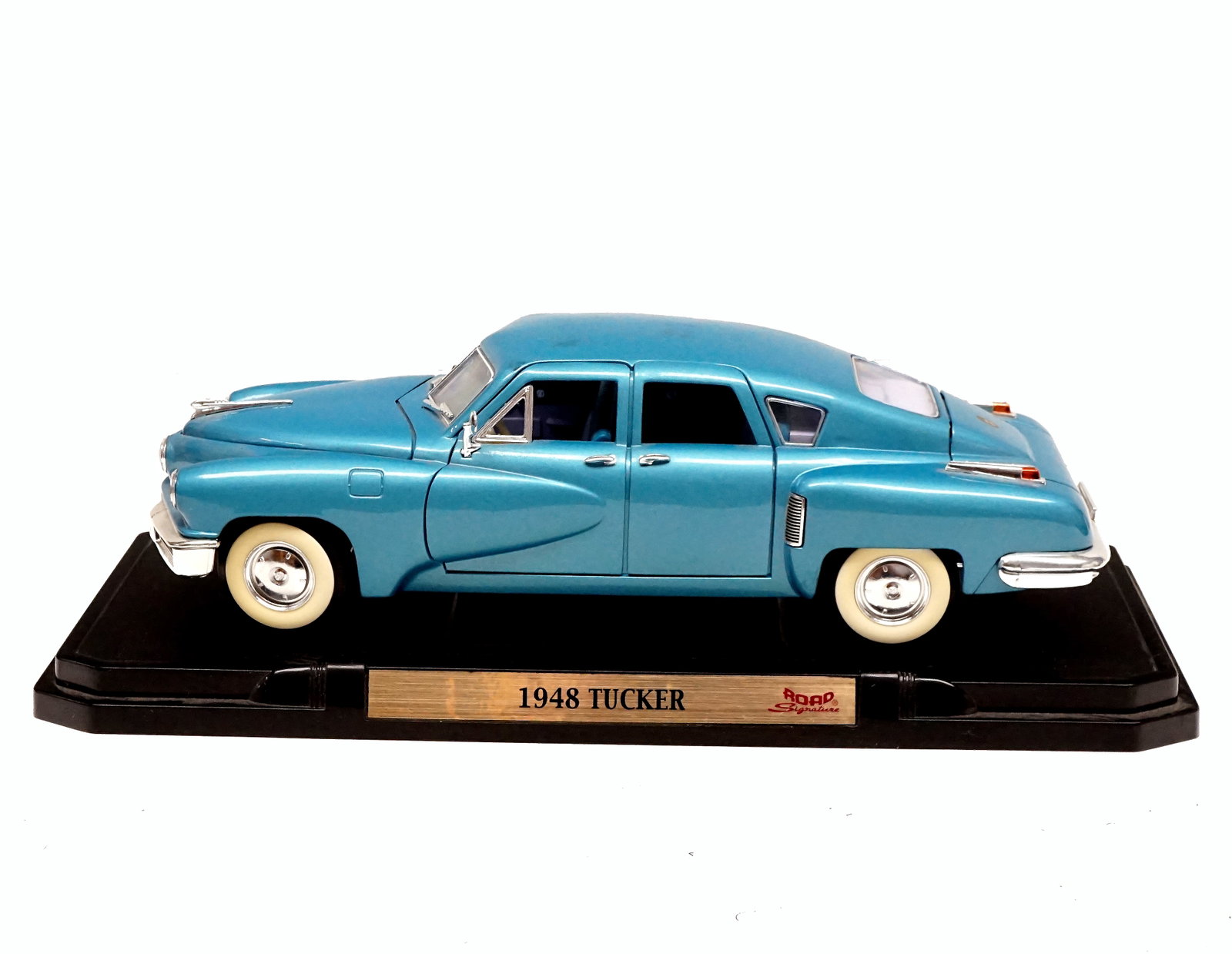 1:18 Car and 1:43 Snap-On Trailer Truck - 4