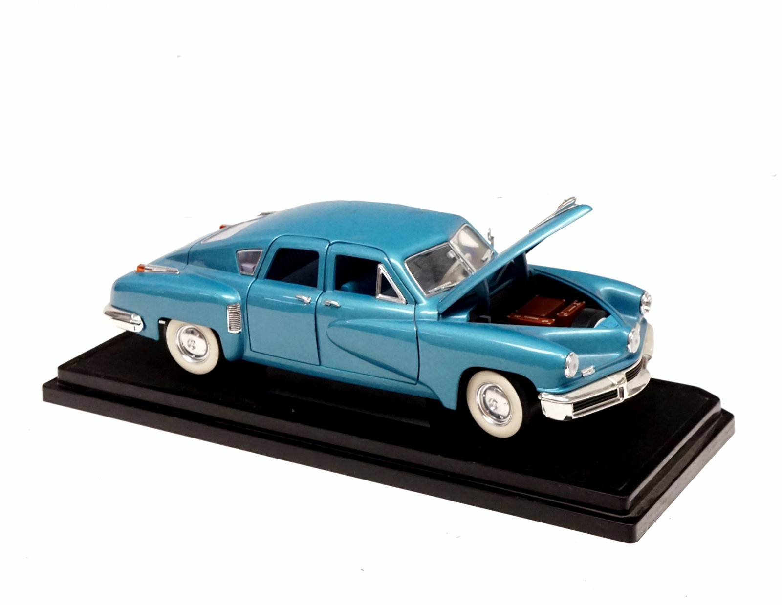 1:18 Car and 1:43 Snap-On Trailer Truck - 6