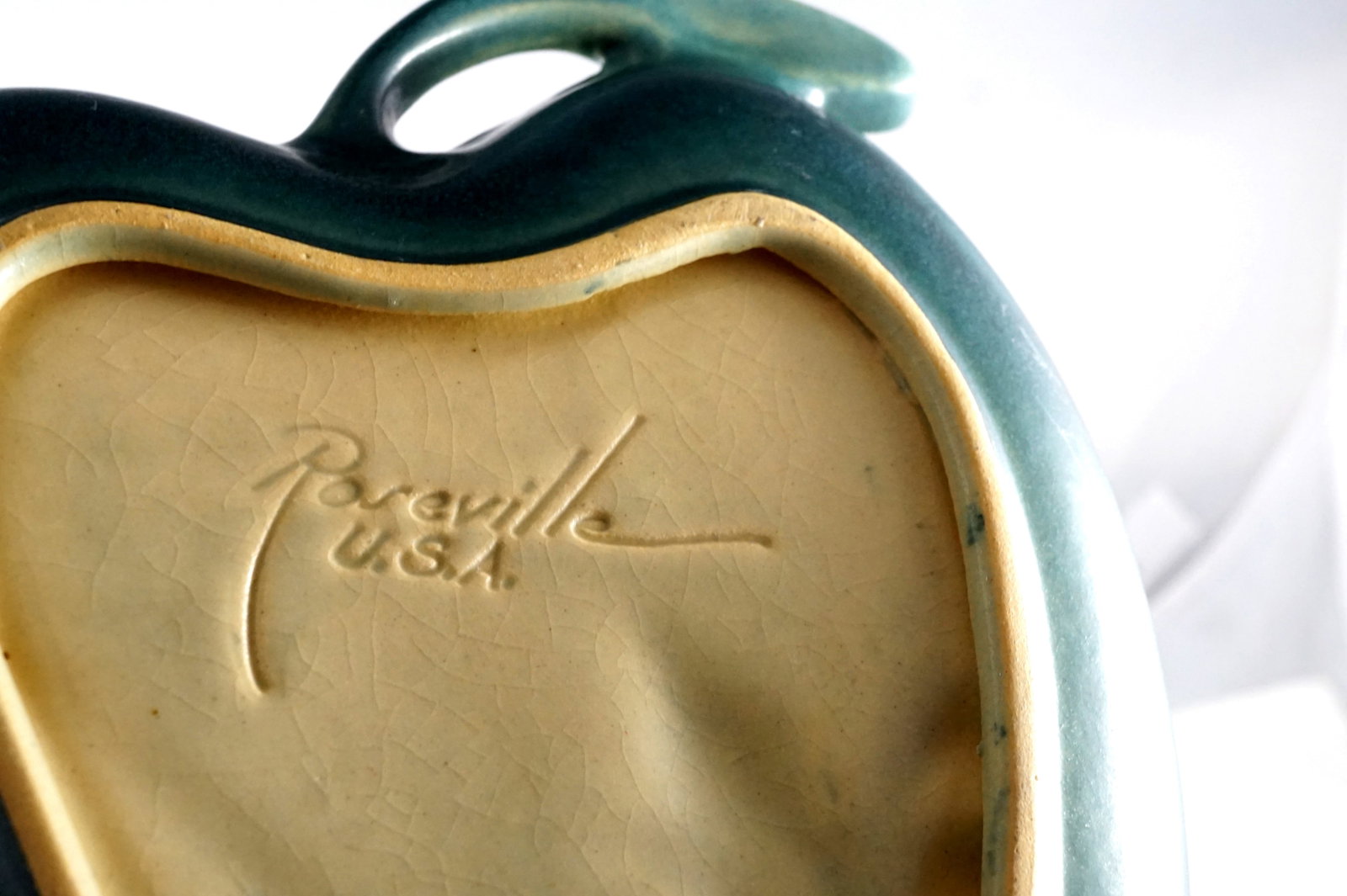 Roseville evergreen plate - 3