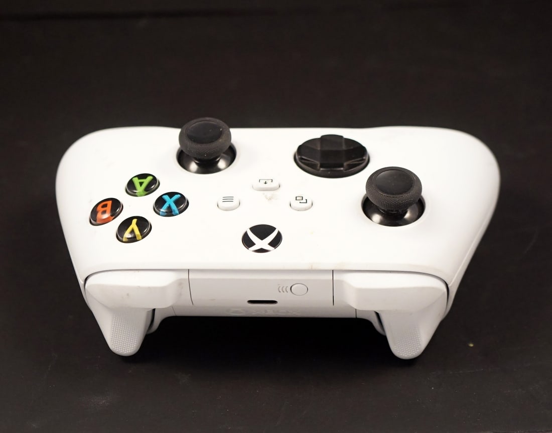Microsoft - Xbox one S - 8
