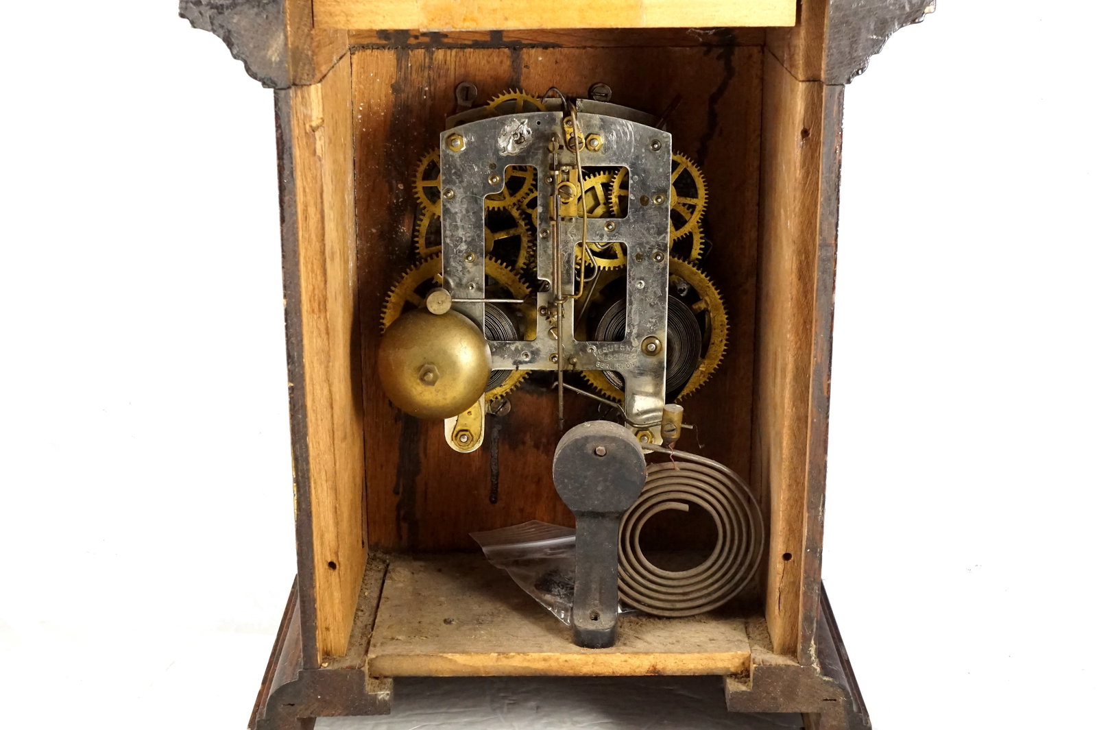 Pequegnat Milton shelf clock - 5