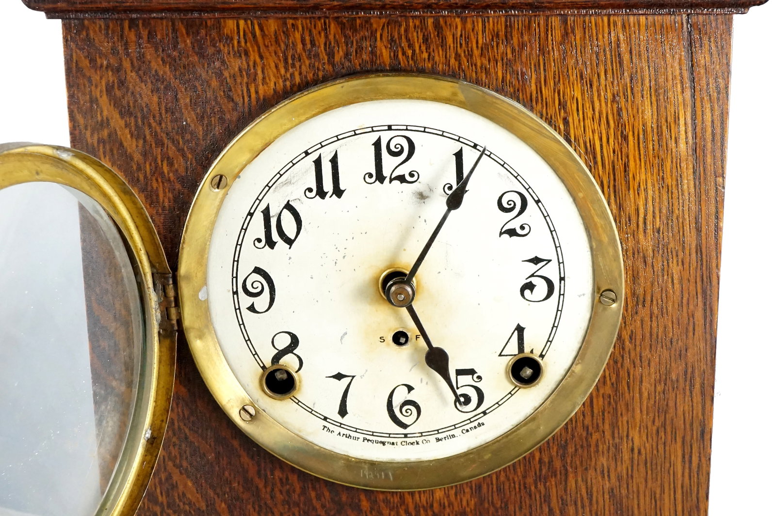 Pequegnat Milton shelf clock - 7