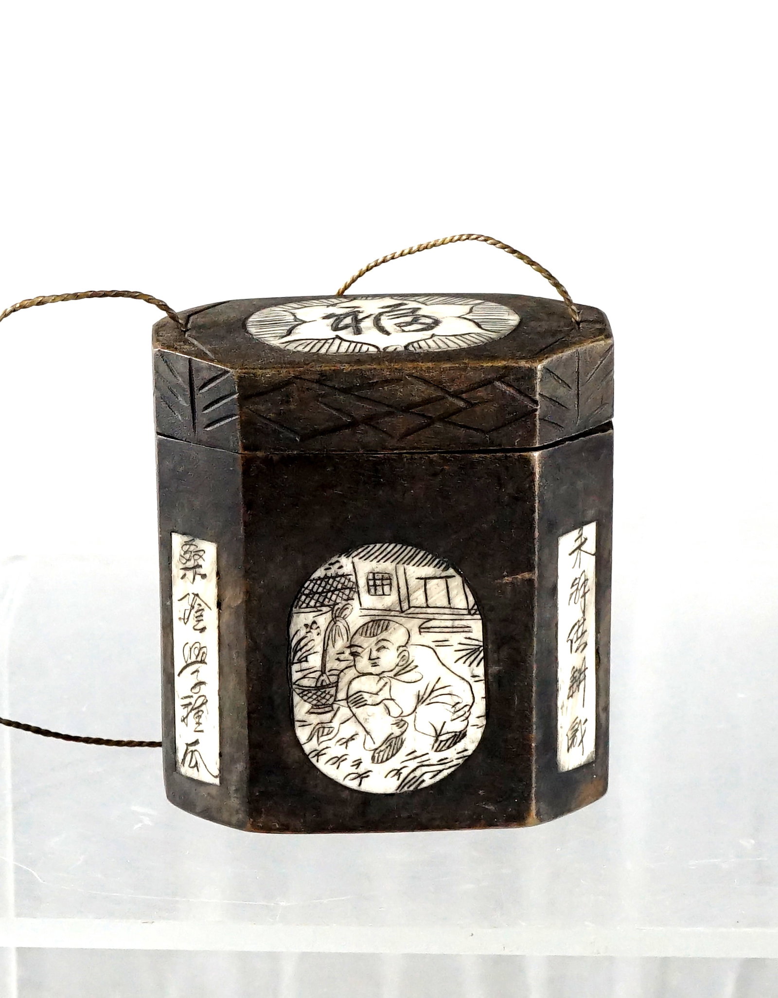 Vintage Hand Carved Chinese Wood Snuff Box - 4