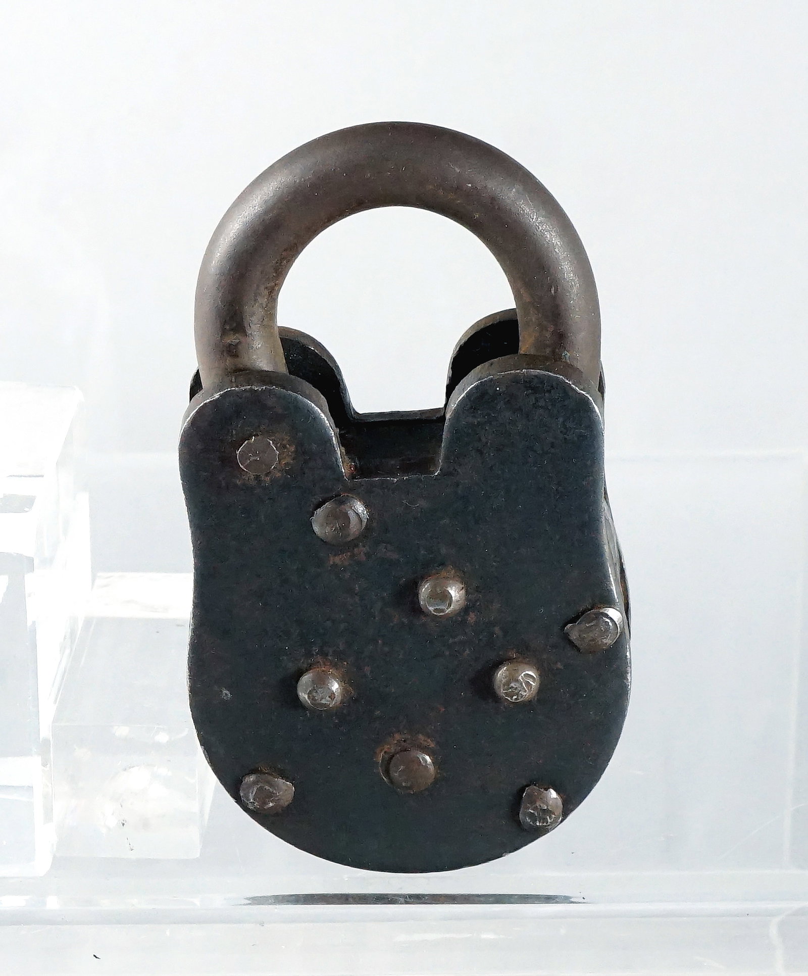Antique padlock made of solid iron - 4