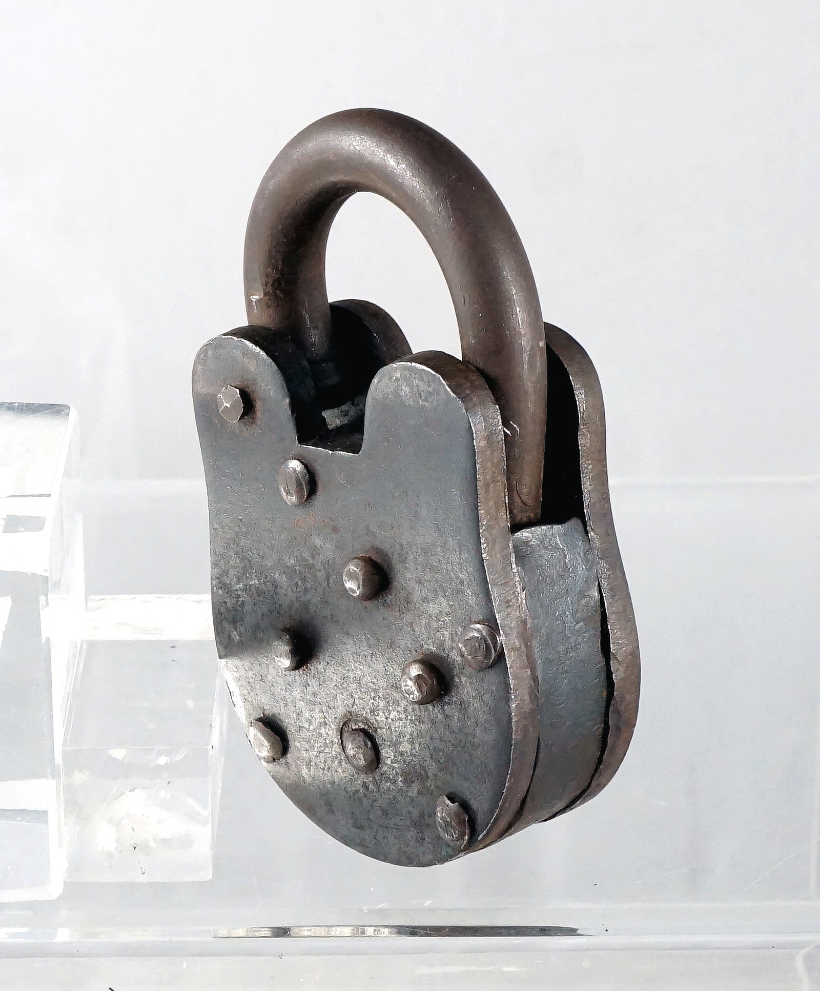 Antique padlock made of solid iron - 5