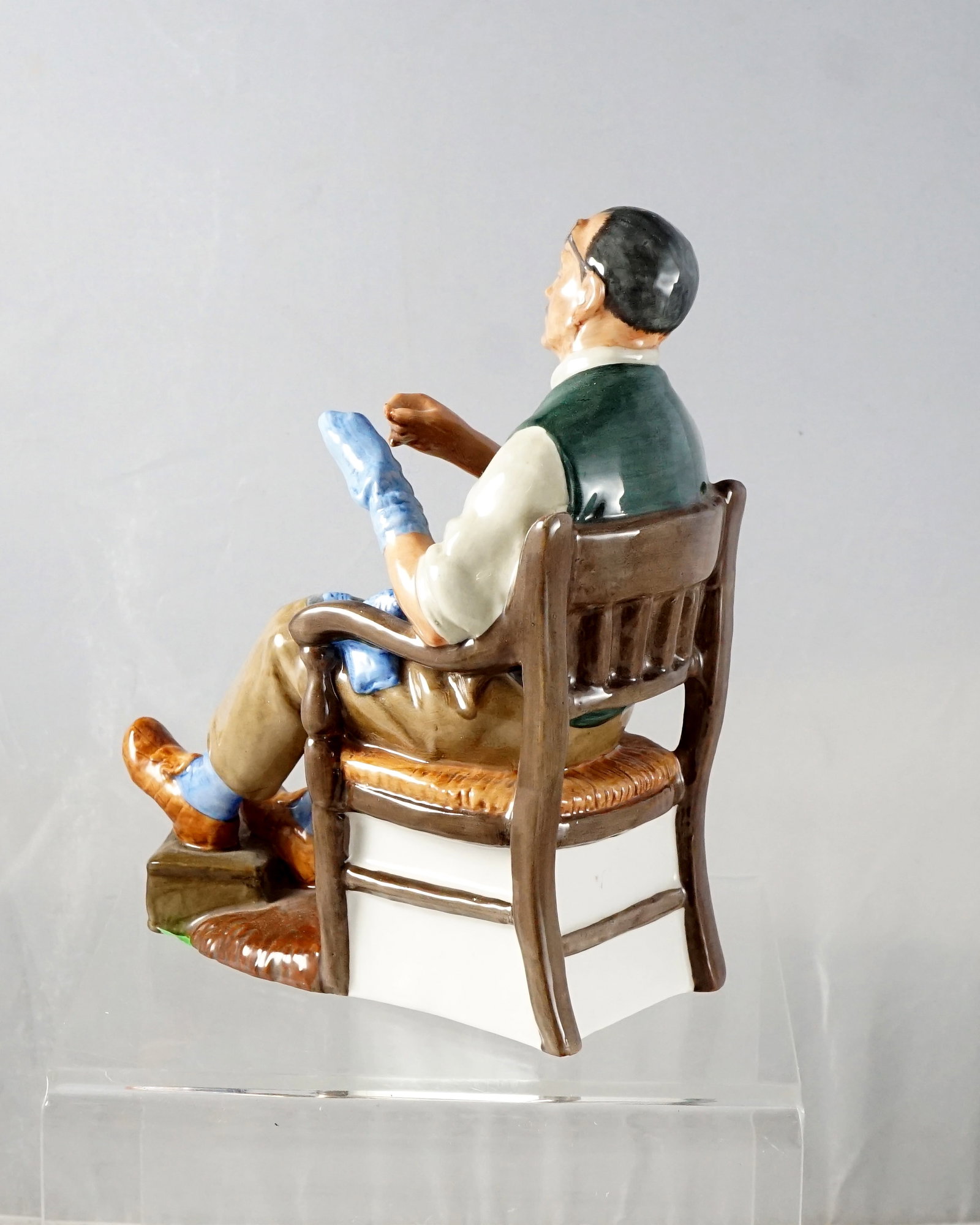 Royal Doulton - HN-2319 Royal Doulton - 3