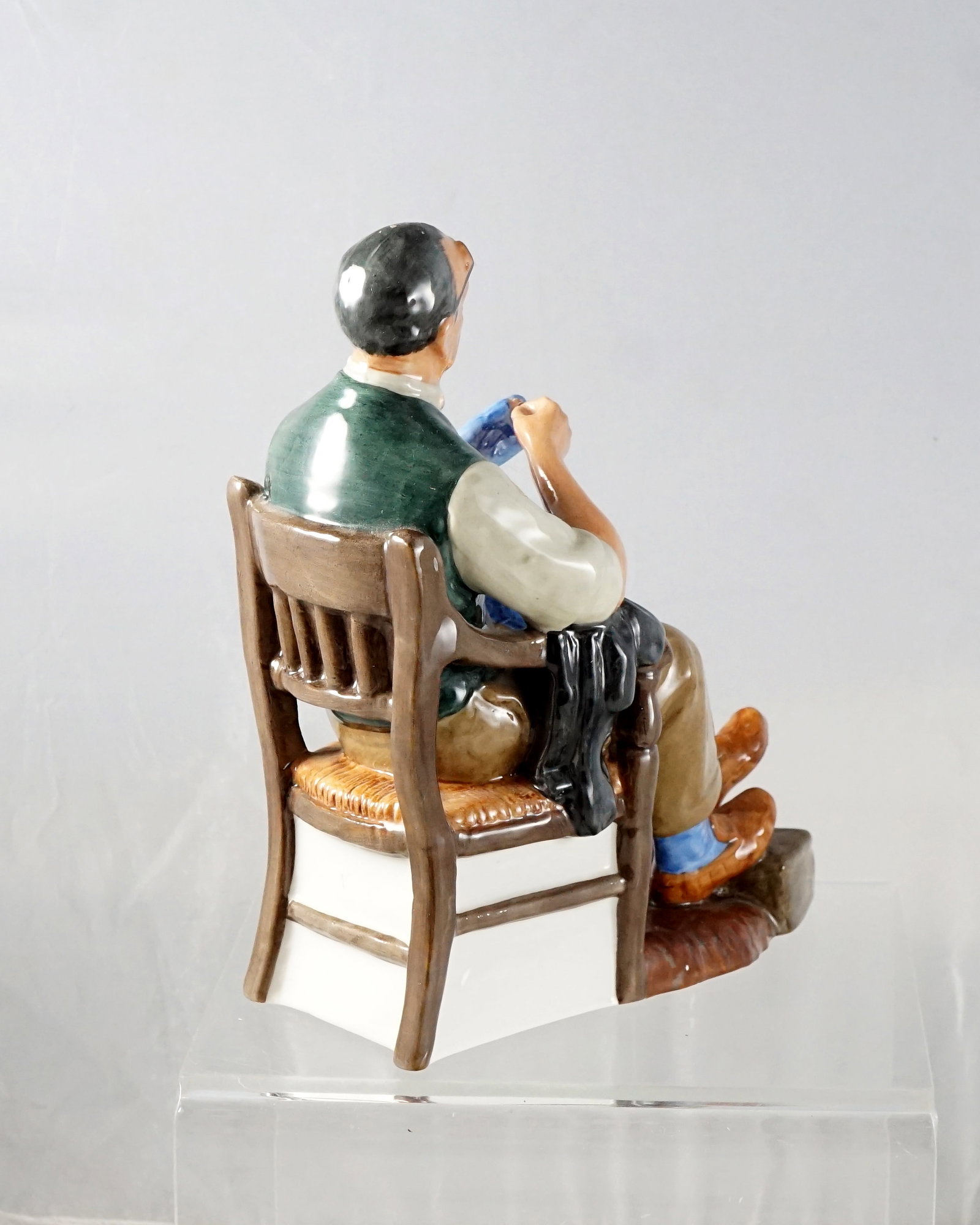 Royal Doulton - HN-2319 Royal Doulton - 4