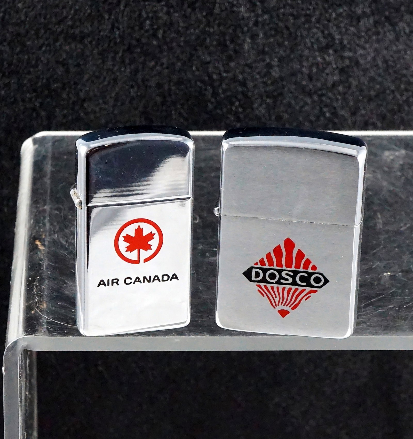 Zippo - Two lighters given to Jean Drapeau.: Zippo 2 briquets remis a Jean Drapeau de la compagnie Dosco et Air Canada, requiert 2 pierres Rapport de condition: bonne condition ------------- Zippo Two lighters given to Jean Drapeau. from Dosco