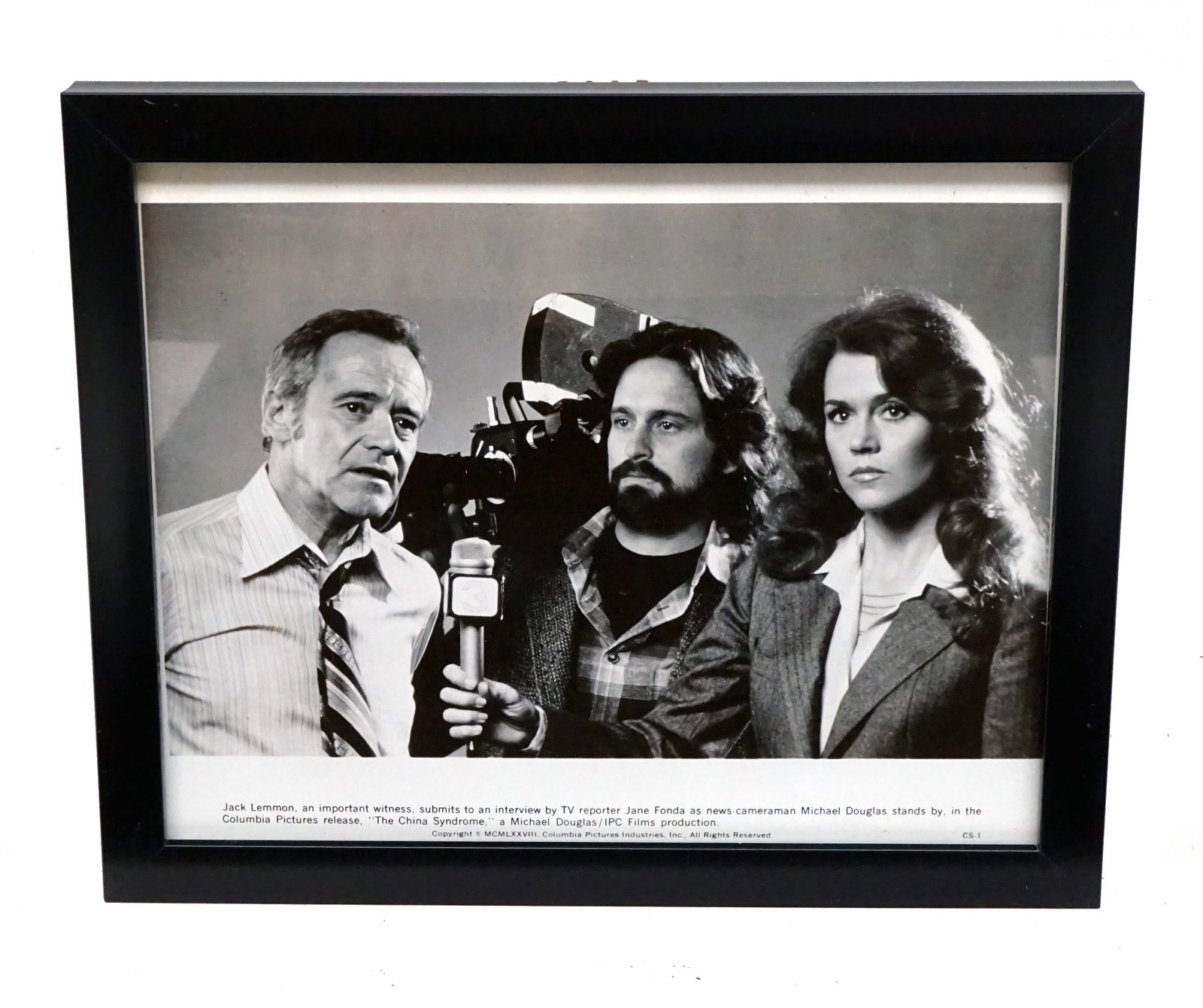 Jack Lemmon/Jane Fonda/Michael Douglas - framework: Jack Lemmon/Jane Fonda/Michael Douglas Encadrement Mesure 9 x 11 pouces Rapport de condition: Bonne condition ------------- Jack Lemmon/Jane Fonda/Michael Douglas framework Measures 9 x 11 inches