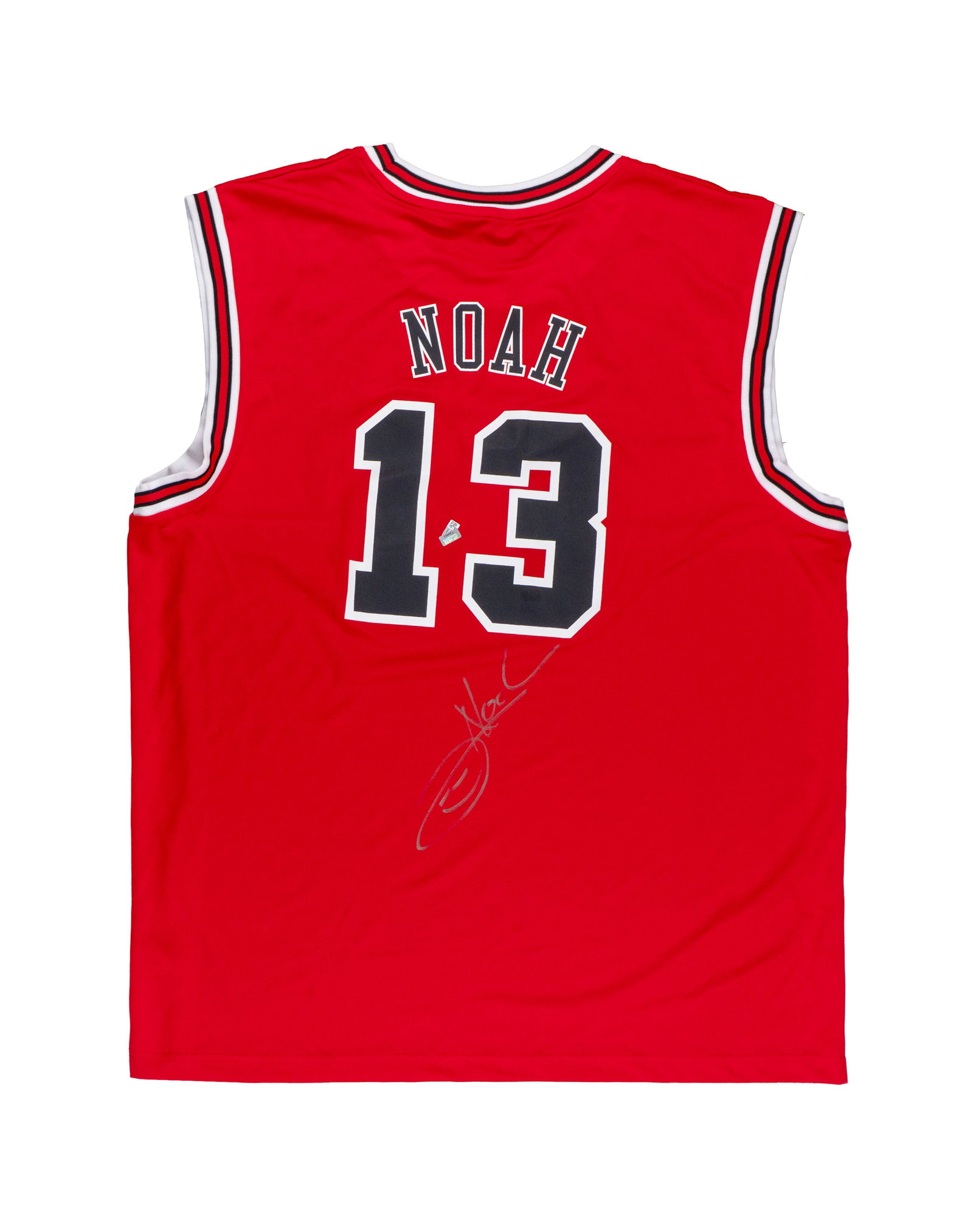 Signed jersey, Joakim Noah, Chicago Bulls - XXe siècle: États-Unis \ USA Maillot dédicacé, Joachim Noah, Chicago Bulls (XXe siècle) Chandail taille XL Adidas signé à la main par Joakim Noah, hologramme Fanatic authentic et