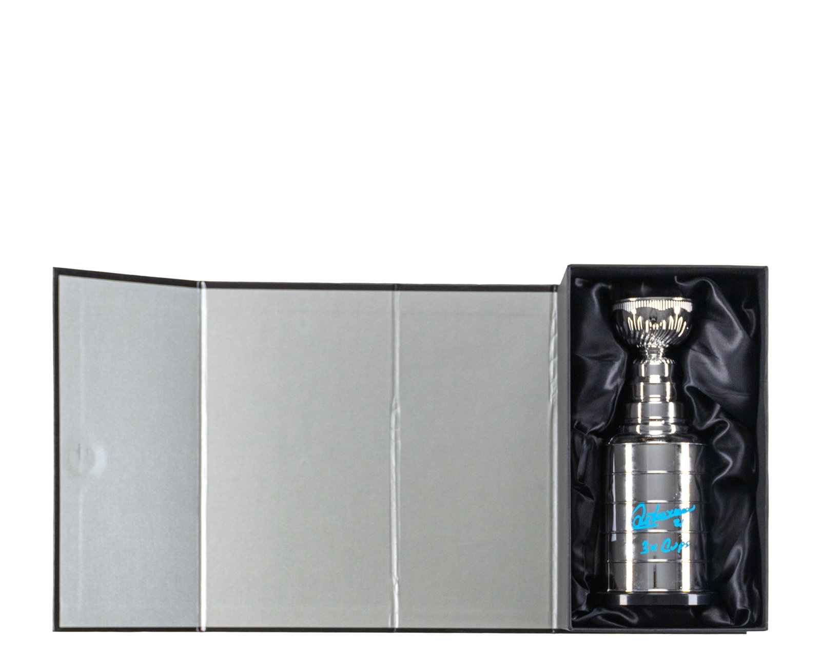 Mini Stanley Cup, signed by Guy Carbonneau of the Canadiens - 3