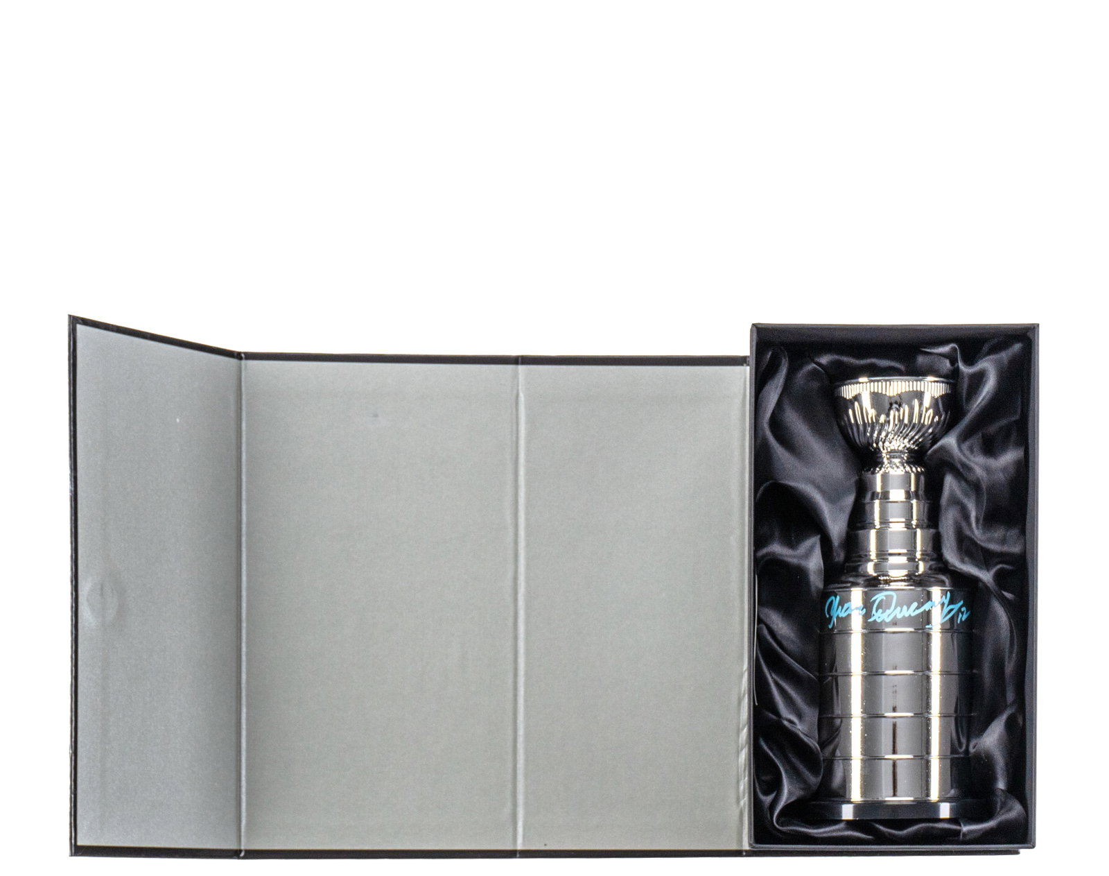 Mini Stanley Cup, signed by Yvan Cournoyer, Canadiens - 2