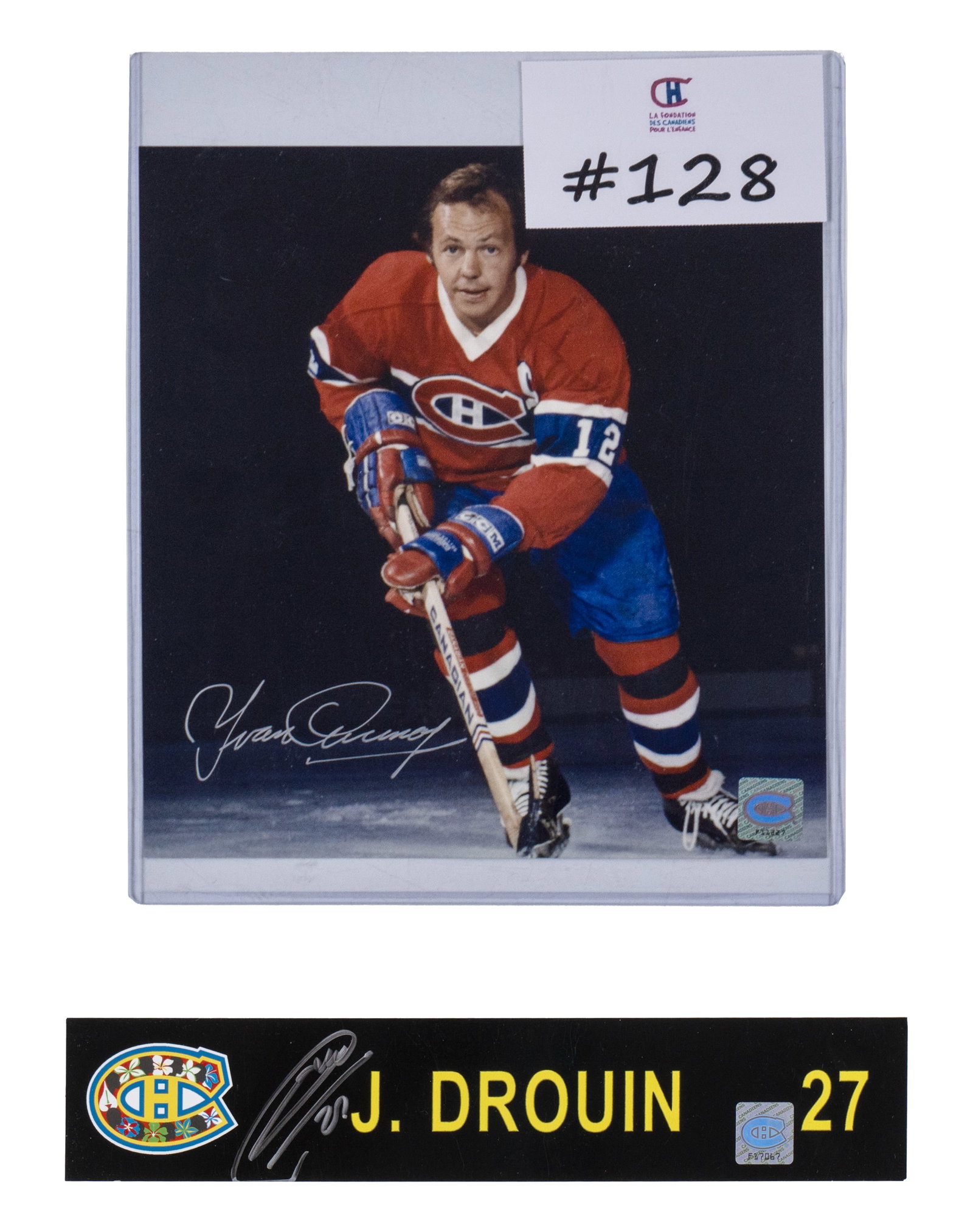 2 signed items, Montreal Canadiens players: 2 pièces signées, joueurs des Canadiens de Montréal Inclut photo couleur signée Yvan Cournoyer, plaque de vestiaire de métal signée Jonathan Drouin, les 2 pièces ave