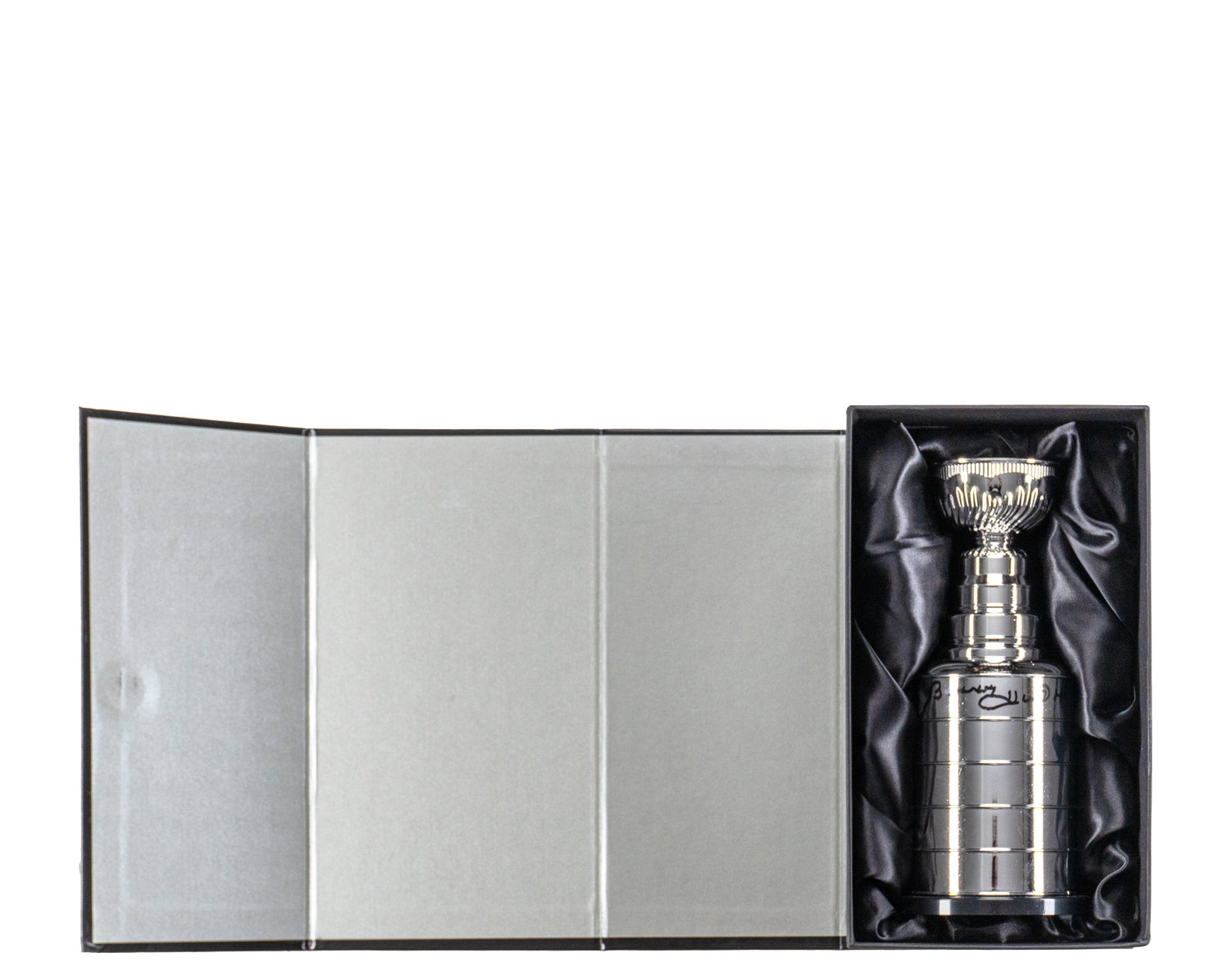 Mini Stanley Cup, signed by Bobby Hull, Chicago Blackhawks - 2