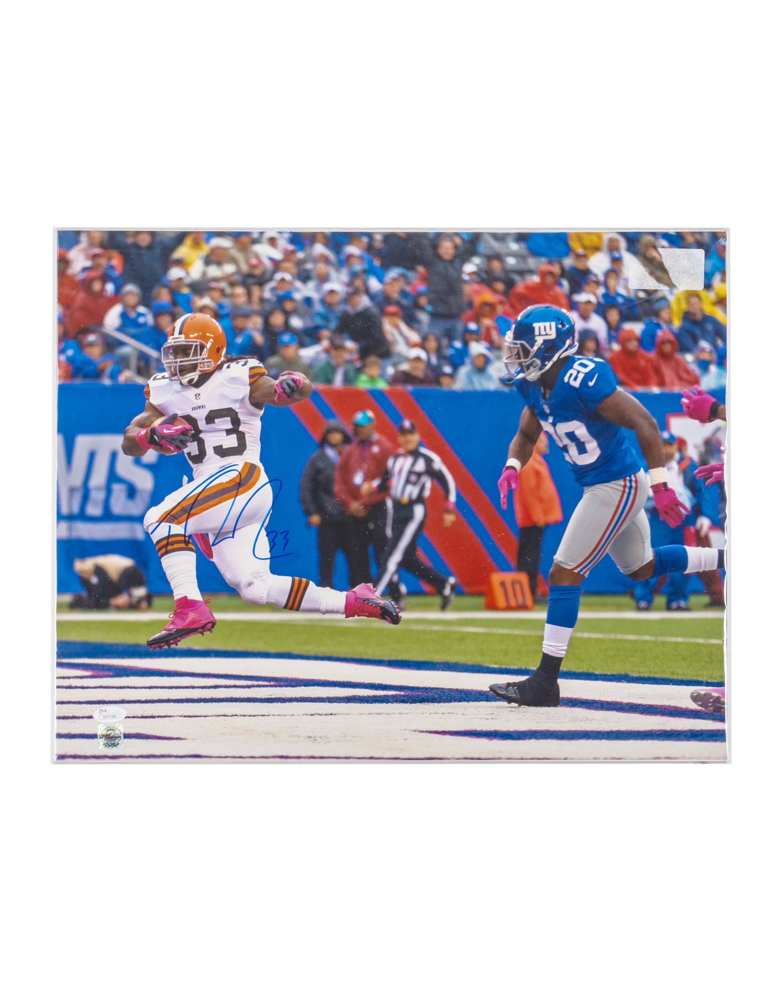 NFL Trent Richardson autographed photo: NFL Trent Richardson photo dédicacée NFL Trent Richardson photo dédicacée. # 33 des NFL Browns de Cleveland, JSA COA et hologram Dimension: 16" x 20" 40.6 x 51 cm -------------