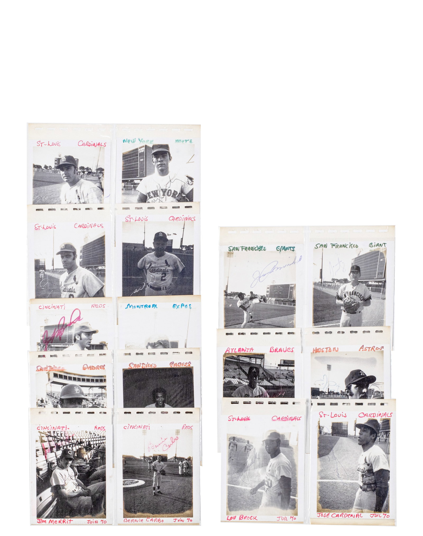 Collection of signed photos of Major League Baseball players - 1970: Collection de photos signées Joueurs de la Ligue nationale de baseball (1970) 30 photos amateur en noir et blanc prises sur le terrain du parc Jarry, chacune est identifiée et datée