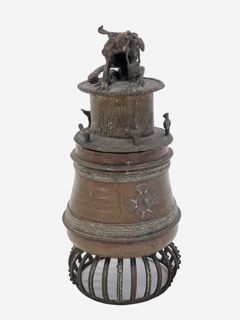 Ashanti, bronze Kuduo container (1 of 4)
