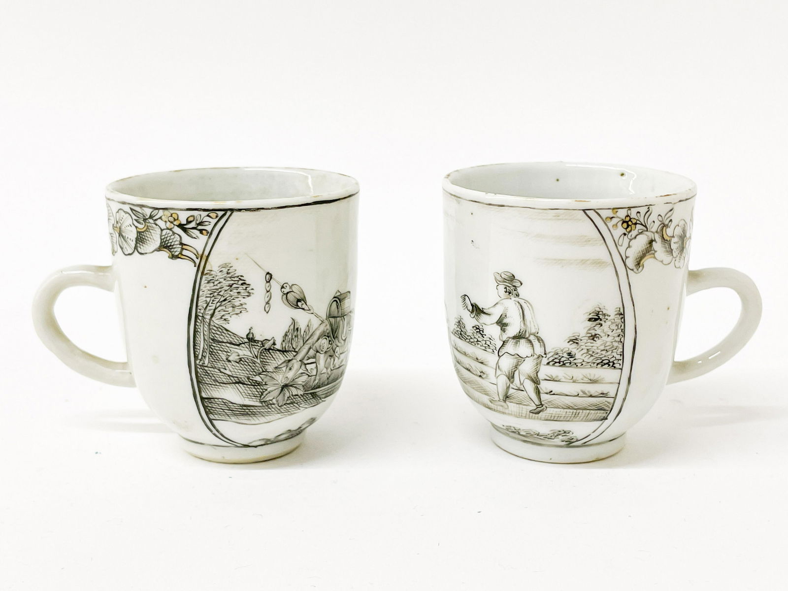 Pair of Chinese for Export Market Porcelain Teacups (1 of 5)