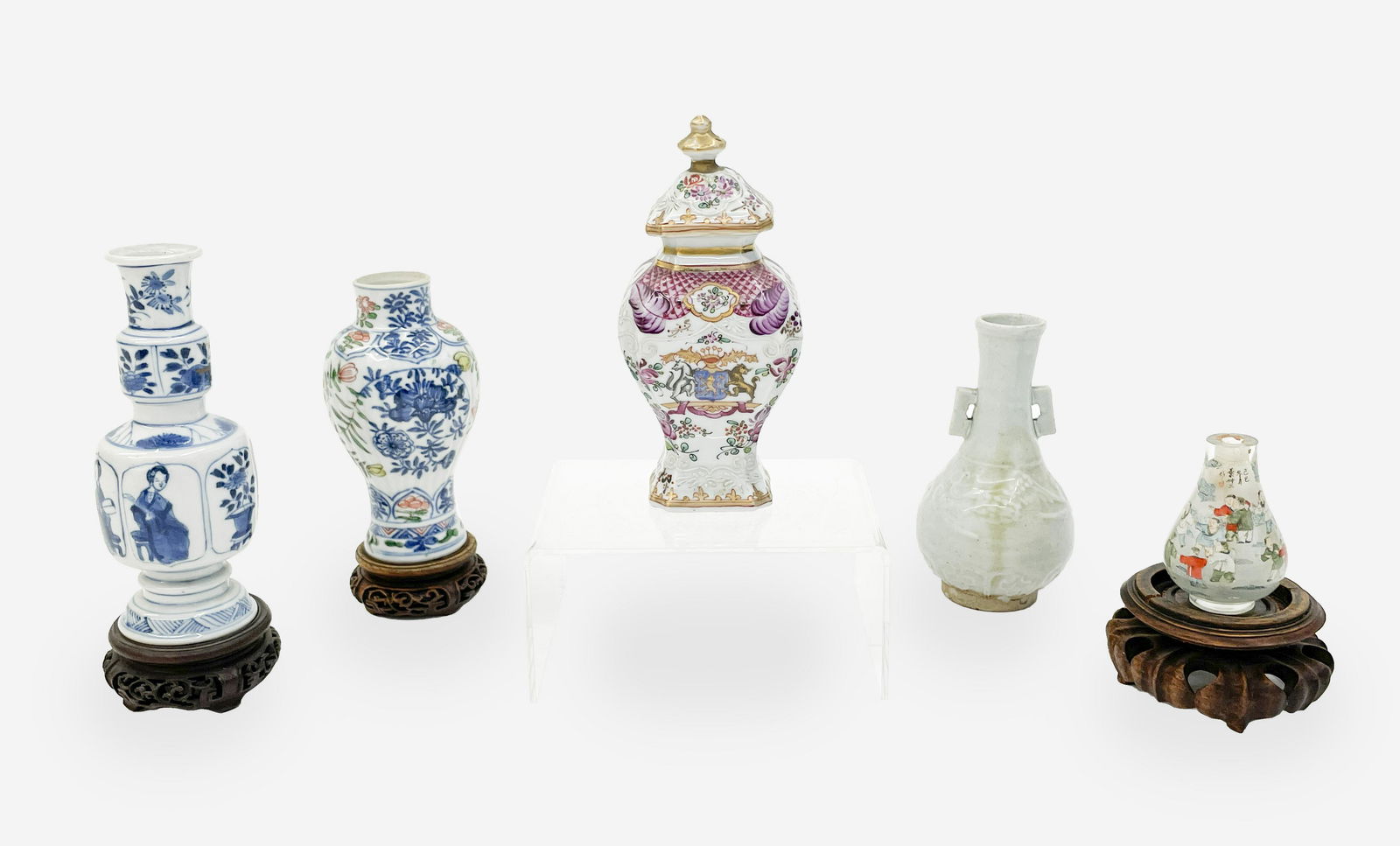 Four Chinese Vases and a Snuff Bottle (1 of 8)