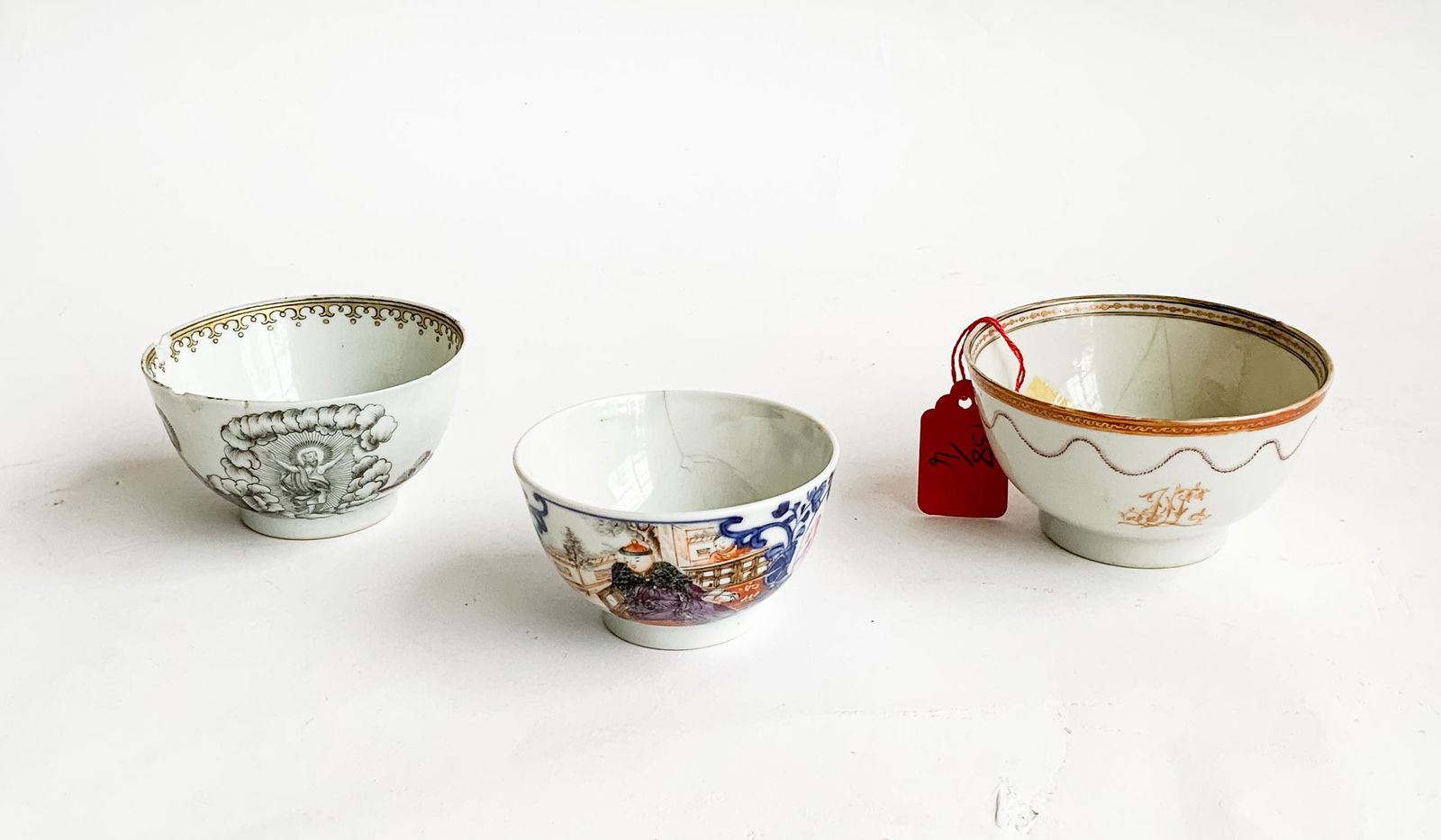 3 Chinese Export Porcelain Cups (1 of 3)