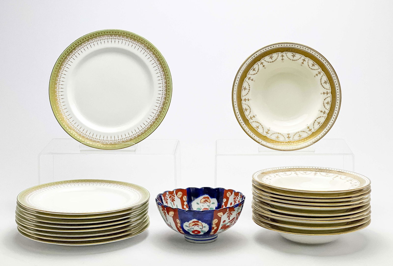 Royal Doulton Porcelain Dish Sets and Japanese Imari Bowl (1 of 10)