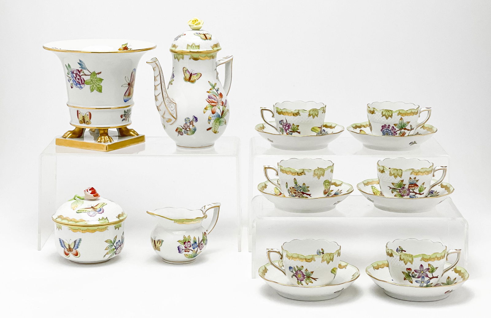 Herend Queen Victoria Porcelain Tea Service for Six (1 of 8)