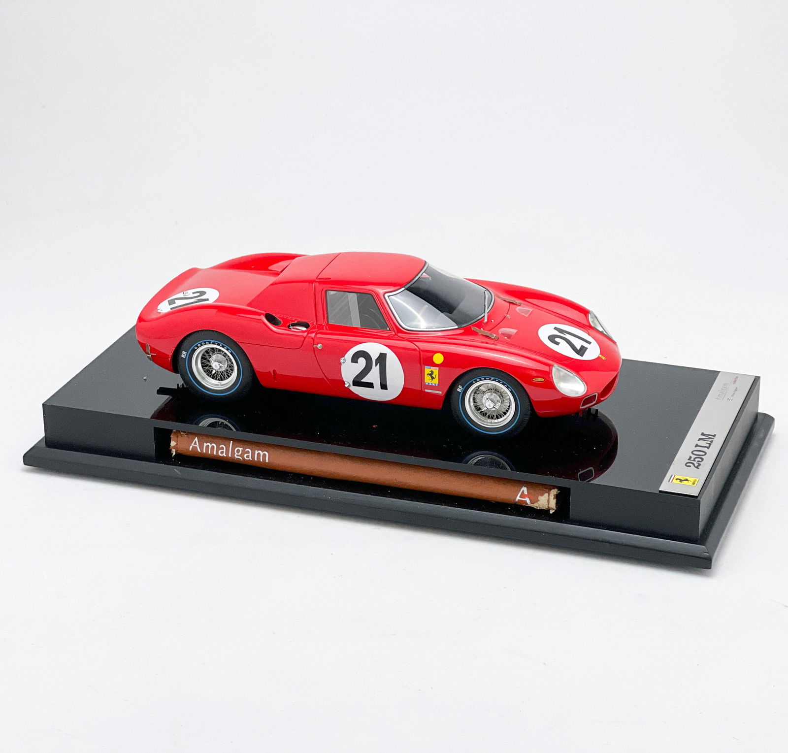 Amalgam Ferrari 250 LM Model (1 of 8)