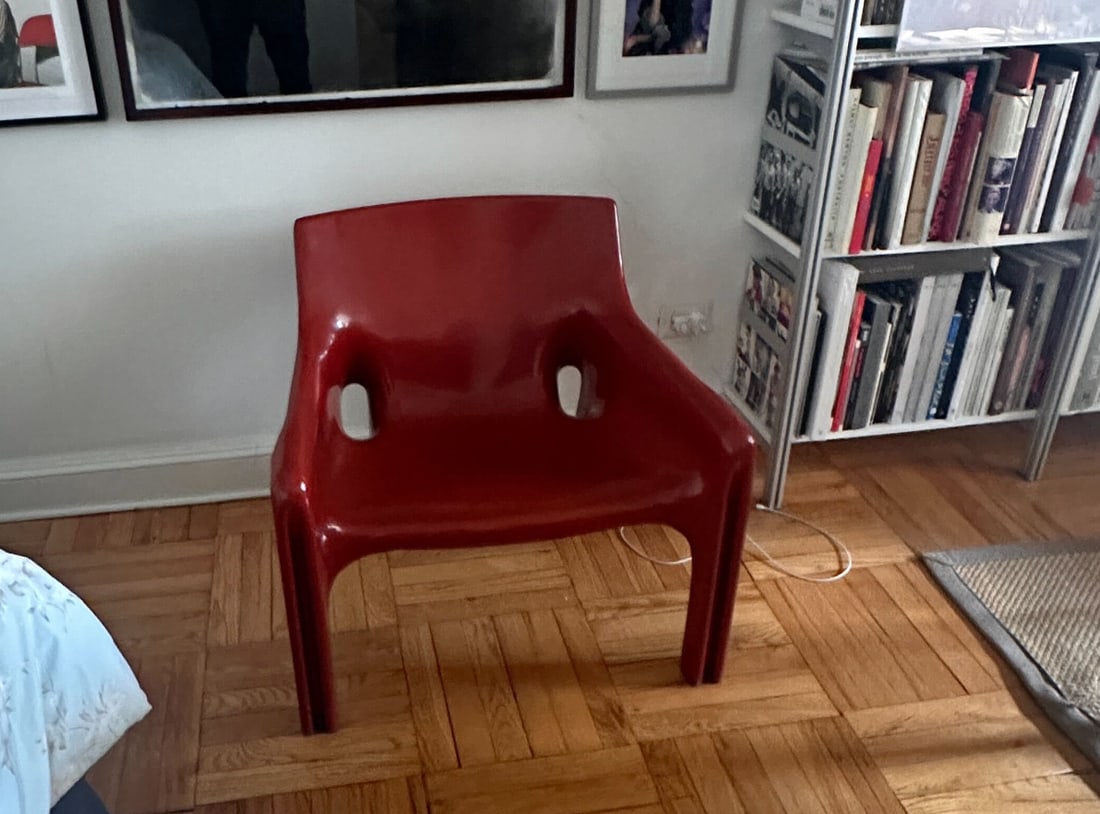 Vico Magistretti - Vicario Lounge Chair (1 of 6)