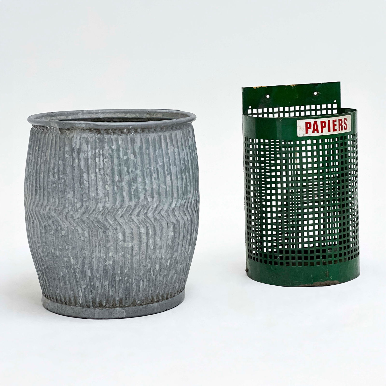 Metal Washing Tub and Hanging Garden Waste Bin (1 of 6)