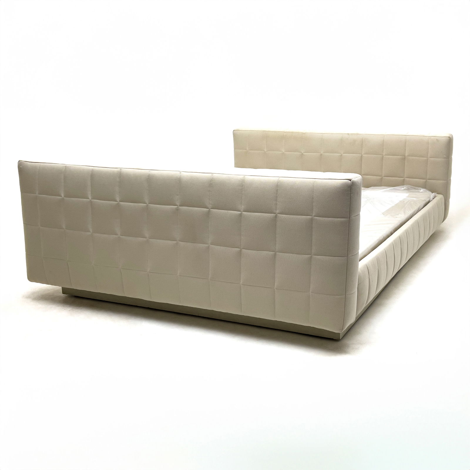 Hanenburg Design Studio - Queen Sized Bed Frame (1 of 5)