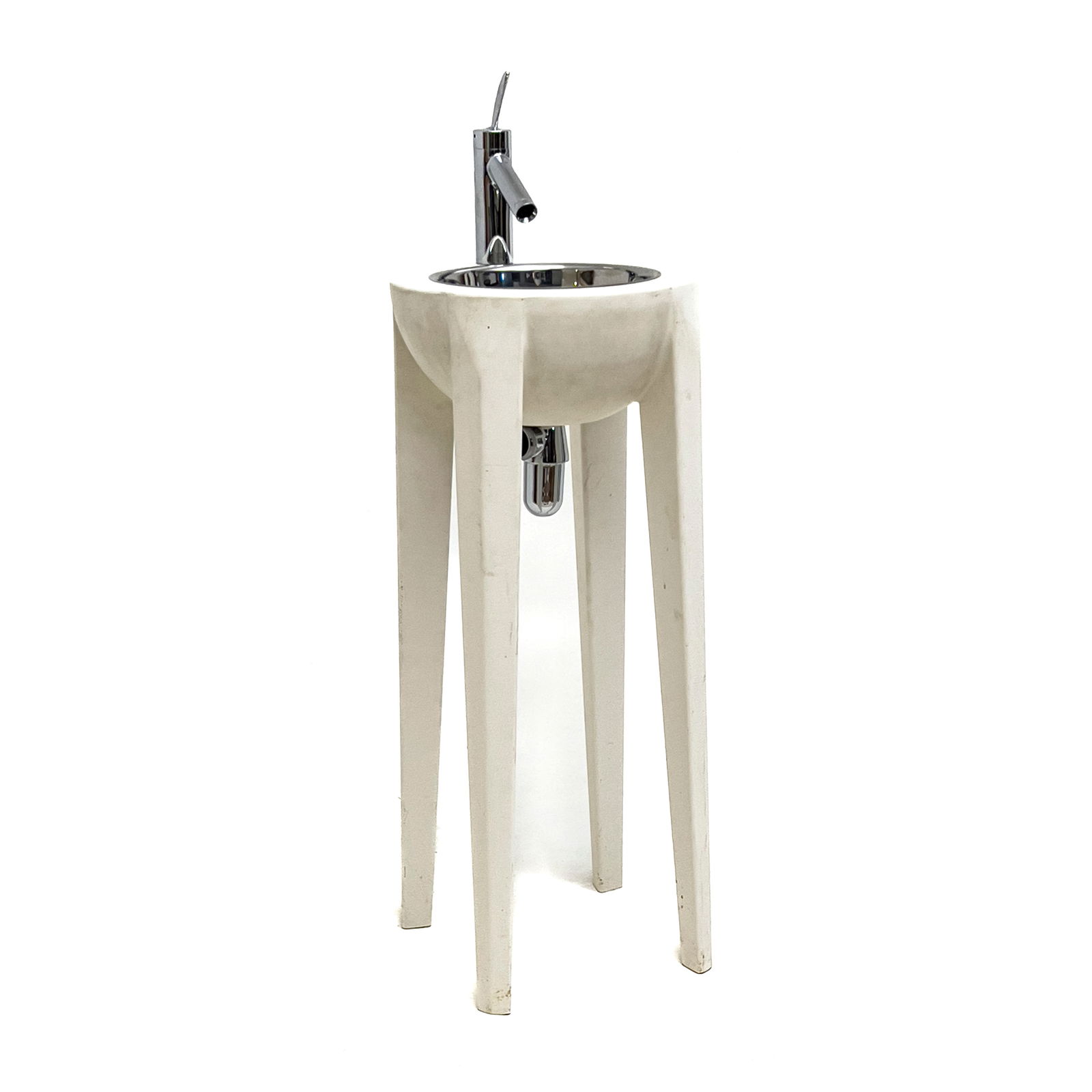 Philippe Starck - Freestanding Hand Sink: Lot 5 Philippe Starck French (b.1949) Freestanding Hand Sink Freestanding sink by Phillipe Starck designed by the Axor division of the Hansgrohe Group with faucet and basin set on 4 tall legs signatur