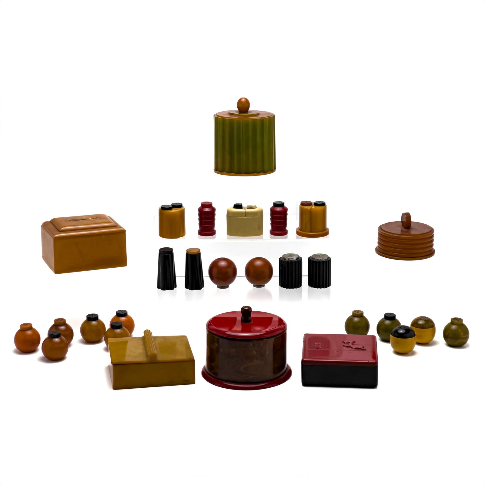 Bakelite Collection, Group of 31 (1 of 10)