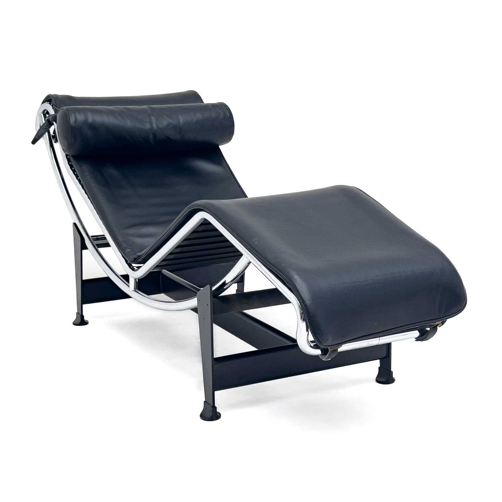 Le Corbusier (Charles-Édouard Jeanneret, Pierre Jeanneret, Charlotte Perriand) - LC4 Chaise: Lot 42 Le Corbusier (Charles-Édouard Jeanneret, Pierre Jeanneret, Charlotte Perriand) French (1887-1965) LC4 Chaise Lounge (1980s) chrome-plated tubular steel, enameled metal, leather, rubber Le