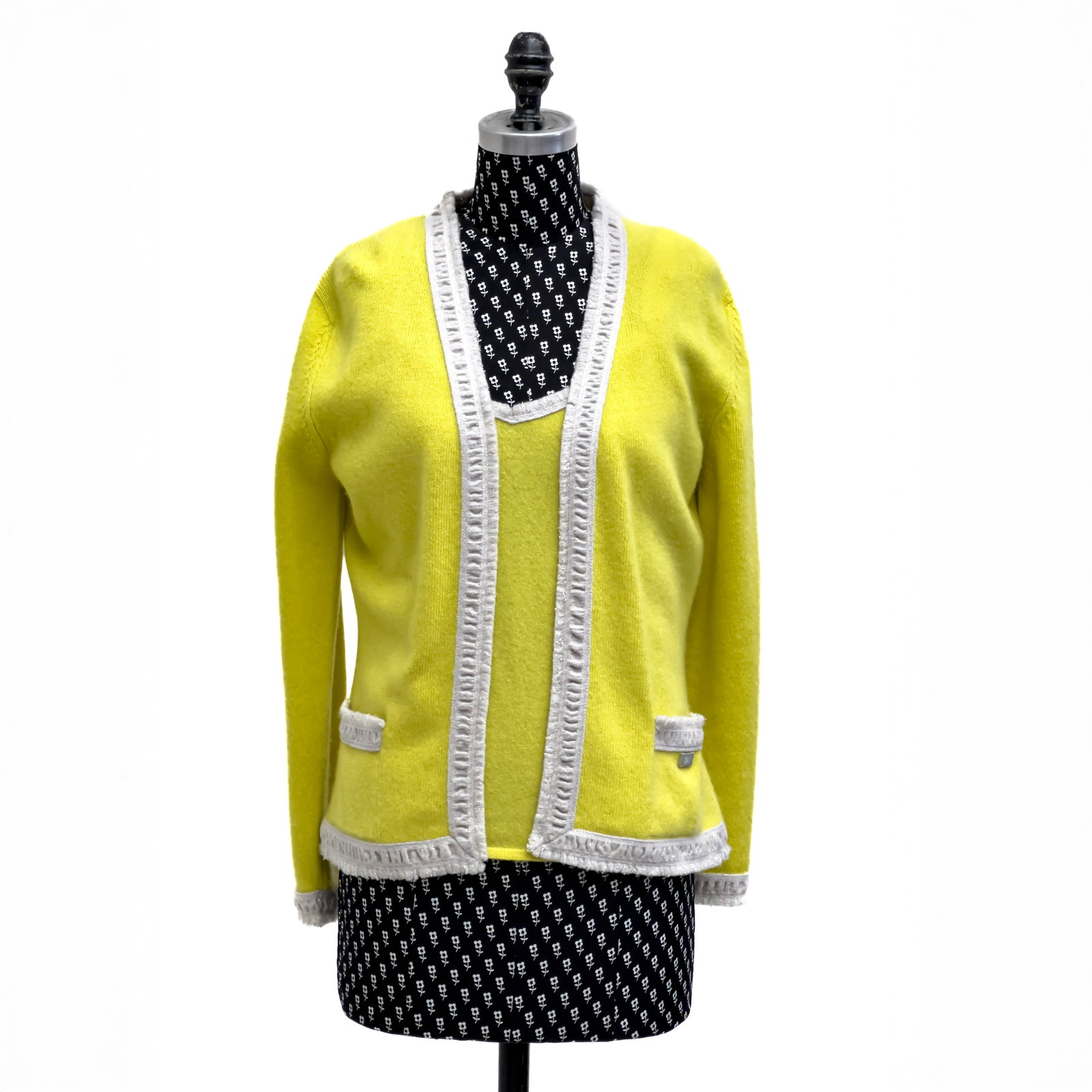 Chanel - Sweater Set (1 of 6)