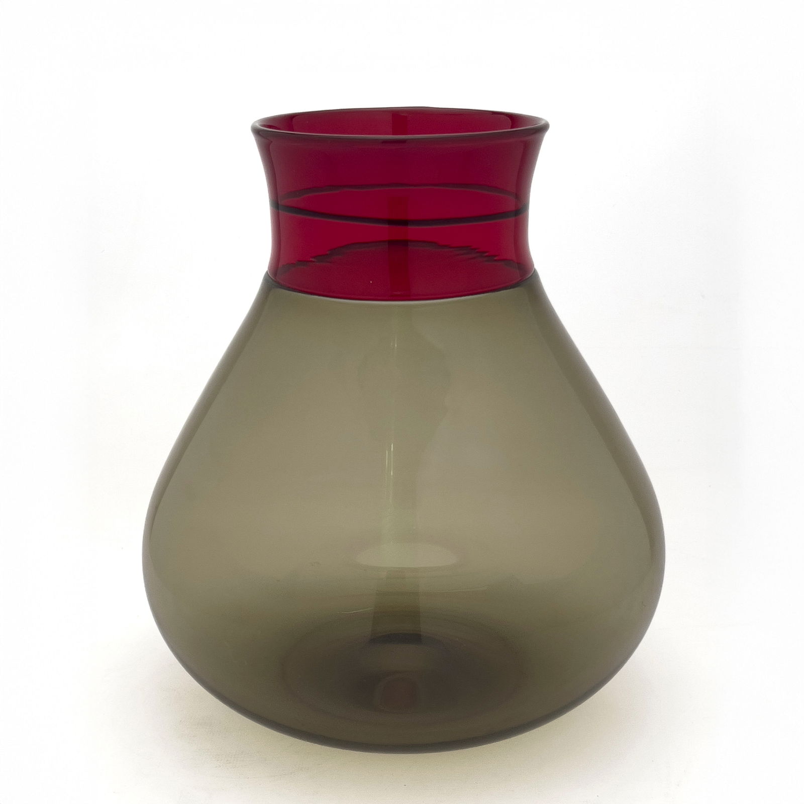 Ludovico Diaz de Santillana - Coletto Vase for Venini: Lot 18 Ludovico Diaz de Santillana Coletto Vase for Venini (c. 1965) doppio incalmo glass incised to bottom height: 10 3/8 inches diameter: 8 1/2 inches Provenance: From a Private SoHo Collections