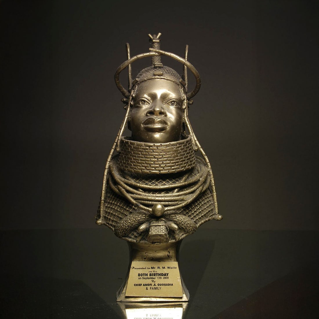 Nigerian Benin Edo King Bronze Bust (1 of 8)