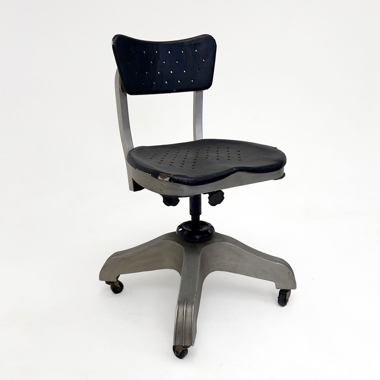 Gio Ponti - Model 1938 Swivel Chair by Kardex for Montecatini (1 of 6)