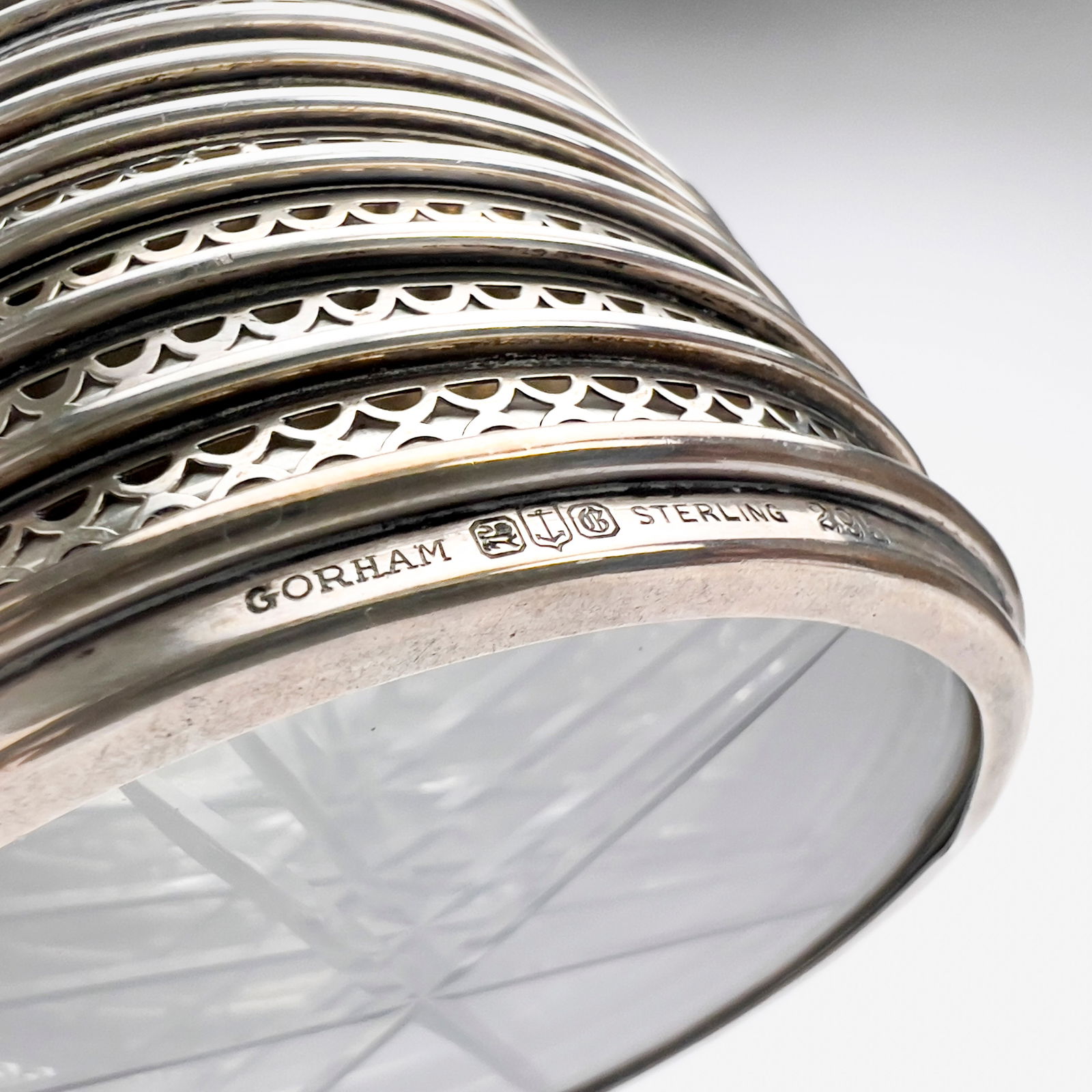 Silver Serviceware and Serving Pieces - 4