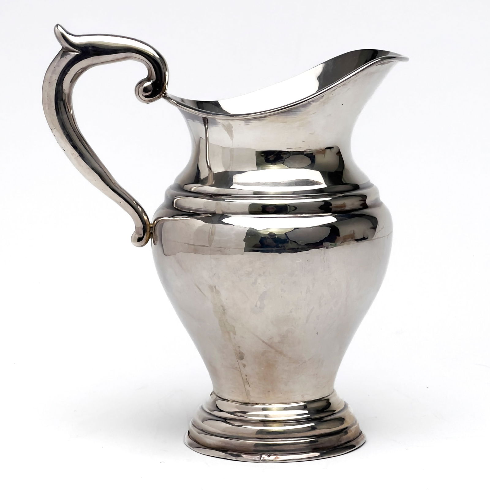 Gorham - Silver Pitcher: Lot 156 Gorham American Manufacturer (Founded 1831) Silver Pitcher sterling silver Gorham silver pitcher, manufacturers mark to underside, total approximate weight: 821 grams 10 x 5 inches 