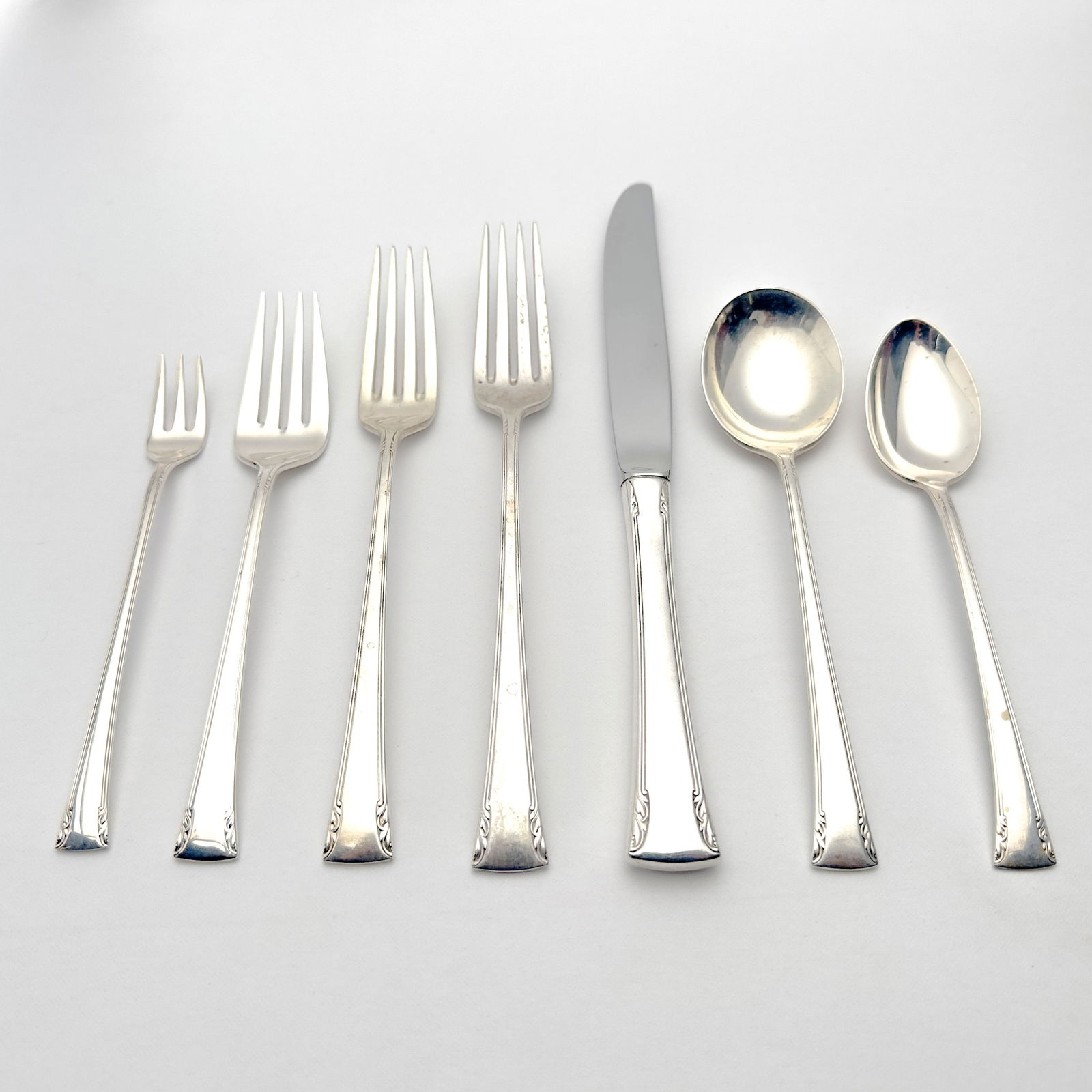 International Silver - Extensive Serenity Flatware Serviceware Collection: Lot 165 International Silver American Manufacturer (Since 1898) Extensive Serenity Flatware Serviceware Collection sterling Very large (approximately 198 pieces) International Serenity sterling