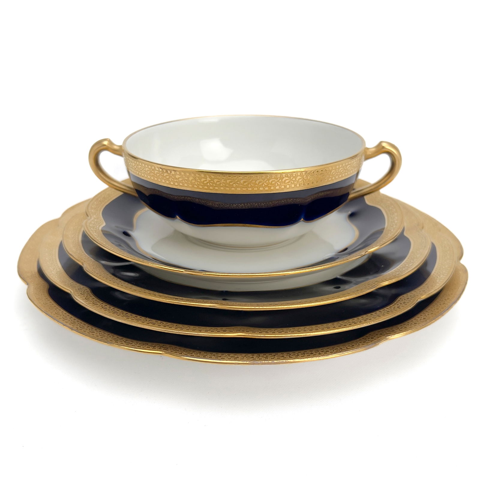 Haviland - Limoges China Queen Pattern Partial Service, Gold and Blue: Lot 210 Haviland French manufacturer (since 1842) Limoges China Queen Pattern Partial Service, Gold and Blue porcelain Haviland and Co. Limoges china, Queen pattern, 58 pieces with an ornate and