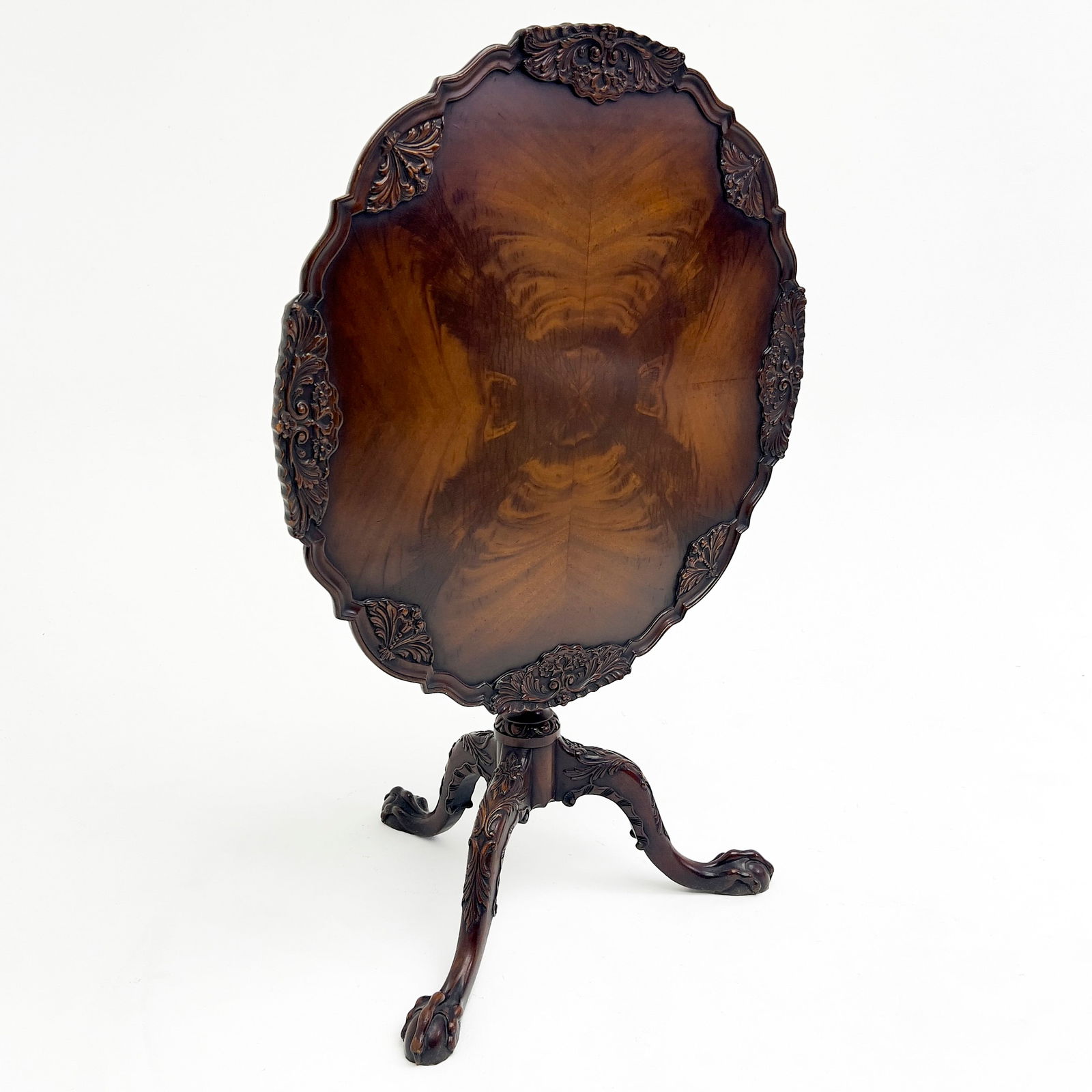 Chippendale Style Pie Crust Tilt Top Table (1 of 6)