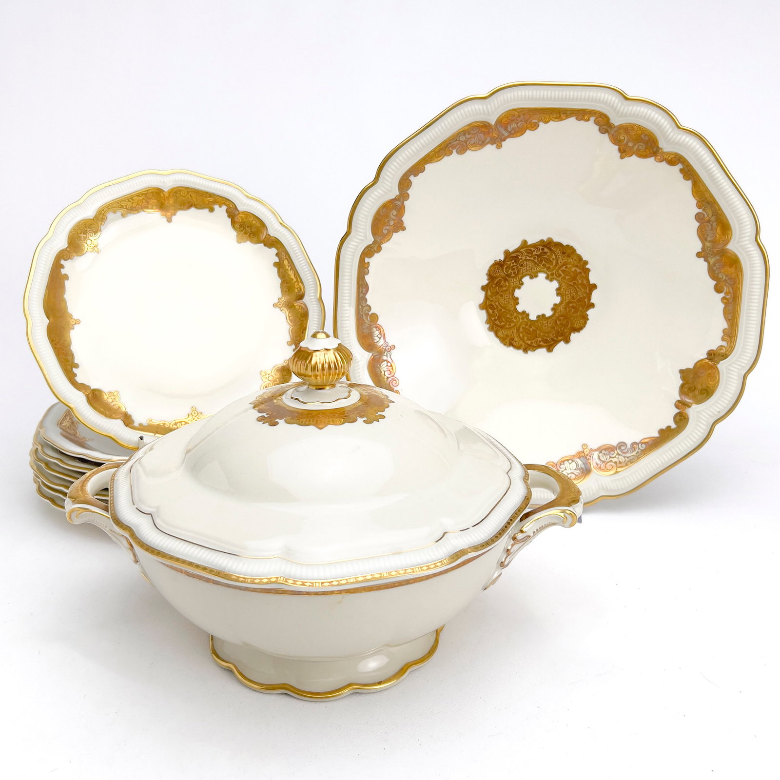 Hutschenreuther - Tureen and Other China Pieces: Lot 125 Hutschenreuther German Manufacturer (Founded 1814) Tureen and Other China Pieces large dish: 12 x 12 x 2 3/4 inches Description: Hutschenreuther china group, comprising 7 plates, 1 large servi