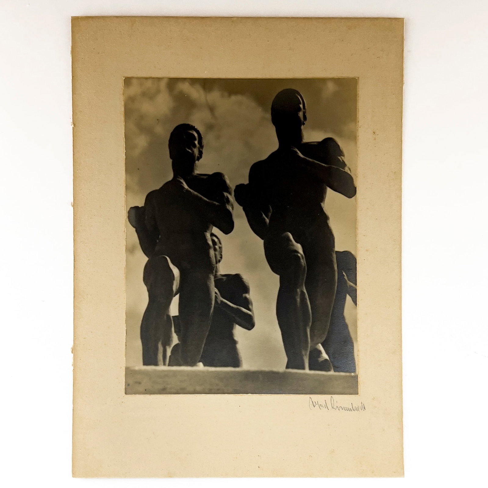 Alfred Eisenstaedt - Running Statues - 2