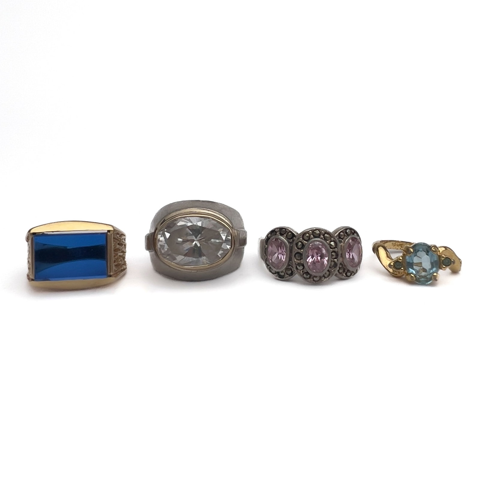 Four Gem Set Rings, Gold and Silver (1 of 5)