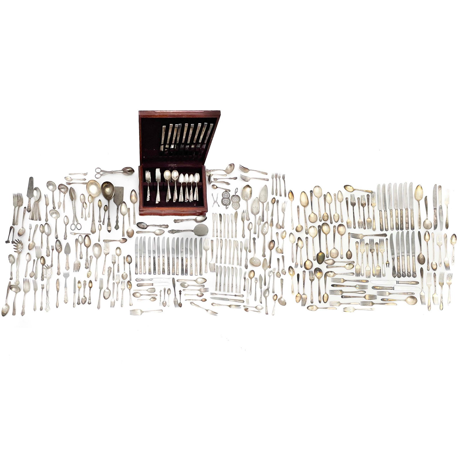 Large Group of Silver-Plated Flatware and Serviceware, Including Oneida \”Morning Star\”: Lot 196 Large Group of Silver-Plated Flatware and Serviceware, Including Oneida \”Morning Star\” silver plate, base metal Description: A large group of silver-plated flatware and