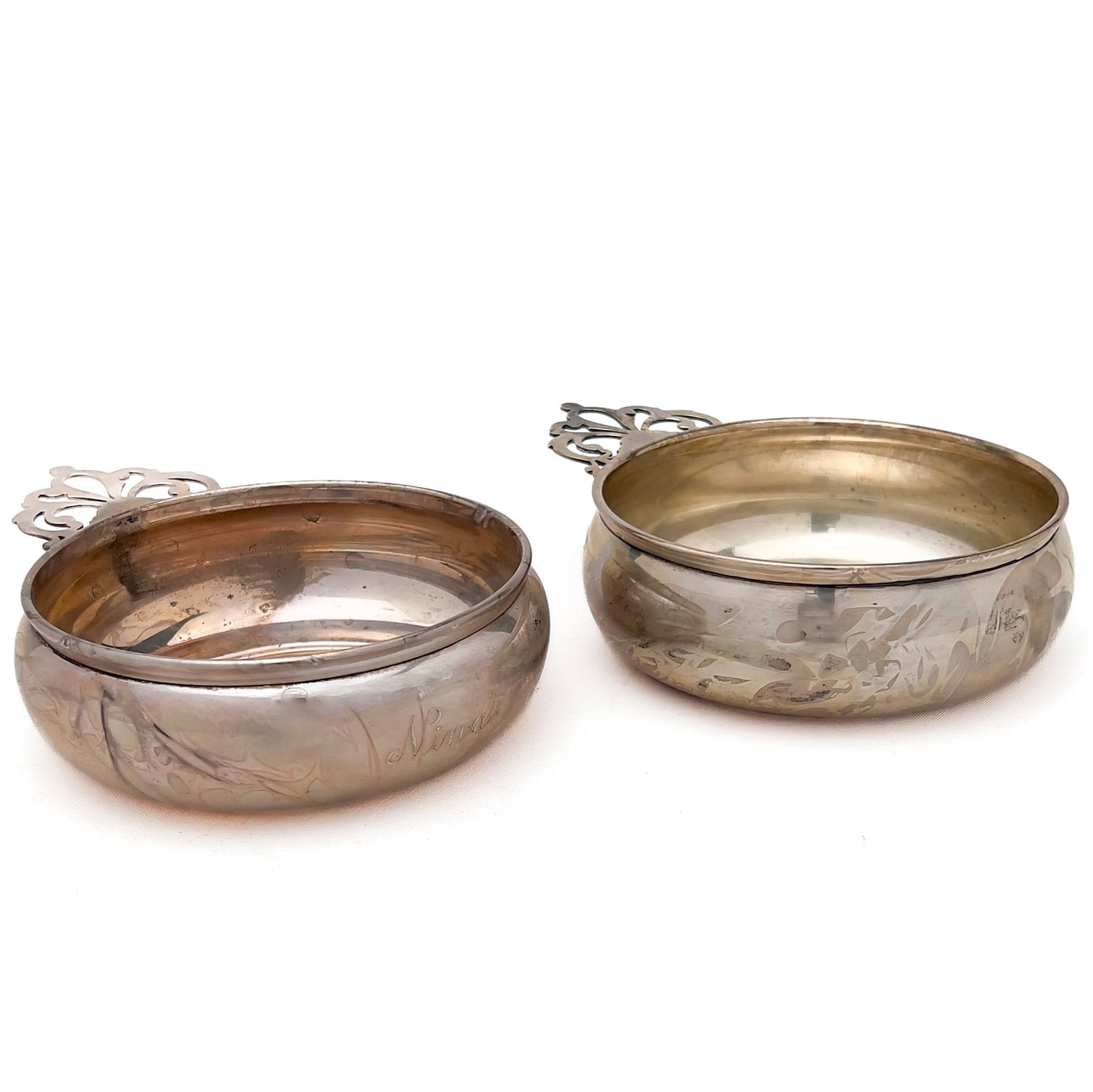 A Near Pair of American Sterling Silver Handled Porringers by Lunt Silversmiths (1 of 4)
