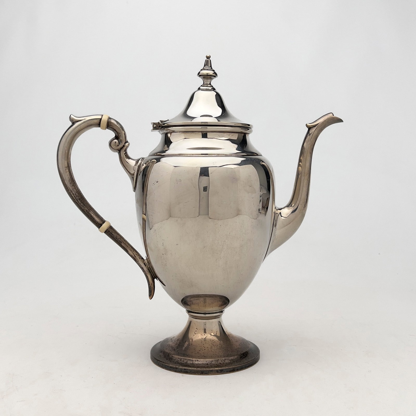 Gorham - \”Puritan\” Sterling Silver Teapot (1 of 5)