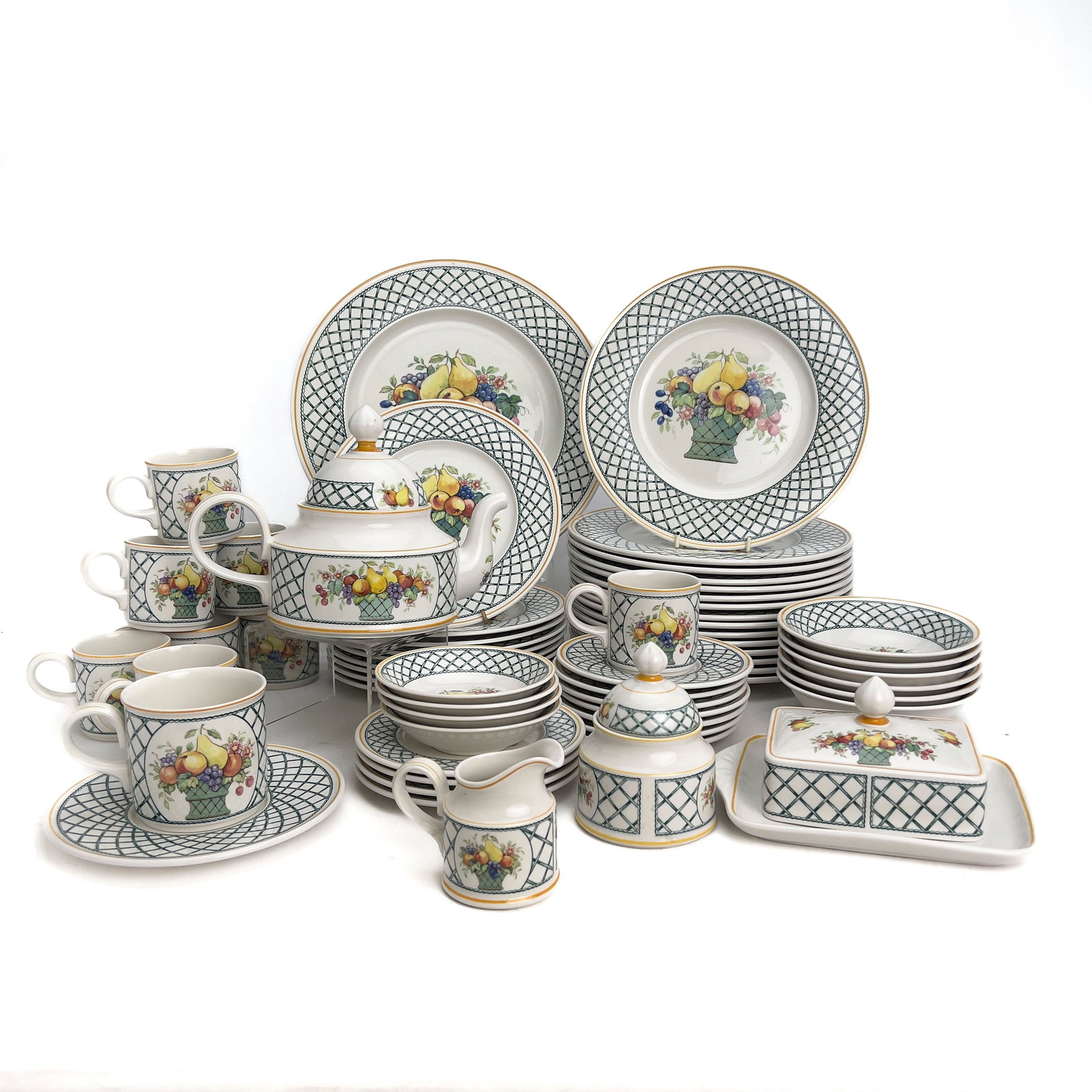 Villeroy & Boch - A Partial Dinner Service in Basket Pattern (1 of 4)